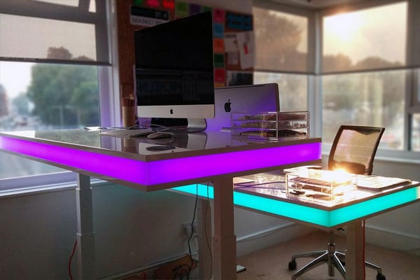 میز کامپیوتر LED دار